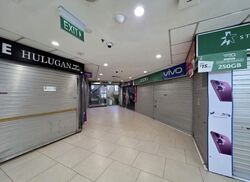 Lucky Plaza (D9), Shop House #541212161